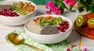 Reteta Smoothie bowl cu semințe și fructe